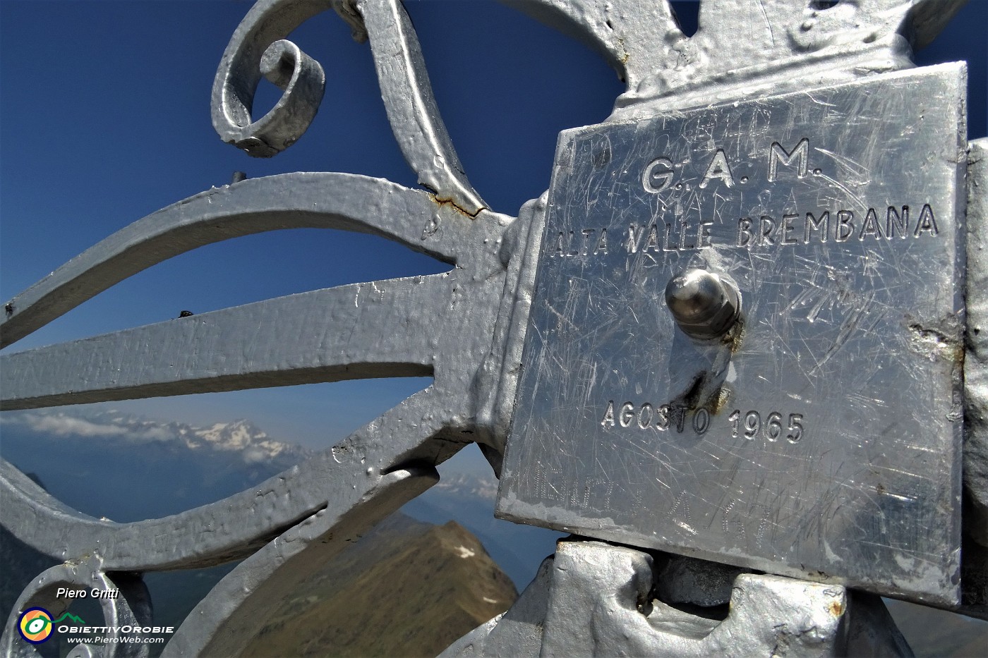 61 Croce di vetta del Corno Stella (2620 m),- G.A.M. Alta Valle Brembana - agosto 1965.JPG